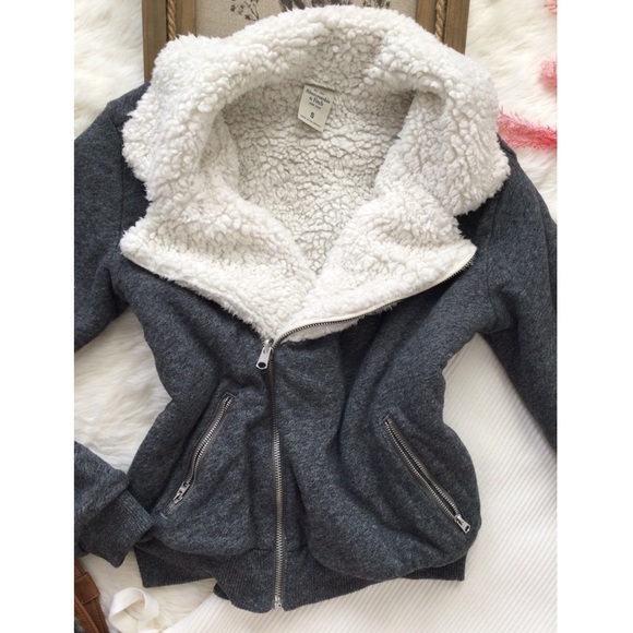 SOLD🚫Abercrombie & Fitch Iron Range Sherpa - Picture 5 of 12